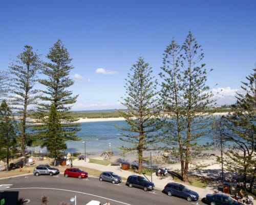 Lowanna-unit-10-Holiday-Caloundra (1)