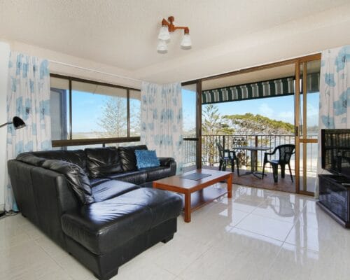 Lowanna-unit-10-Holiday-Caloundra (19)