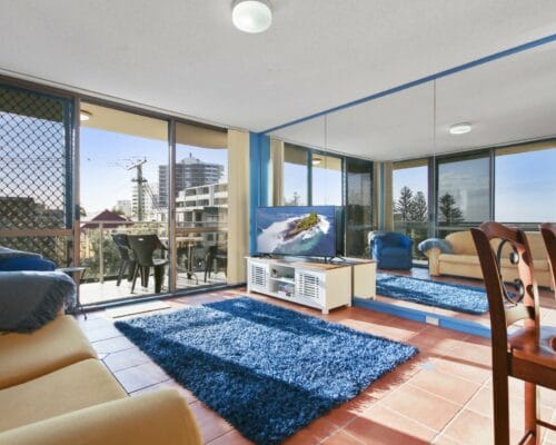 blue-horizon-unit-5-Holiday-Caloundra (11)