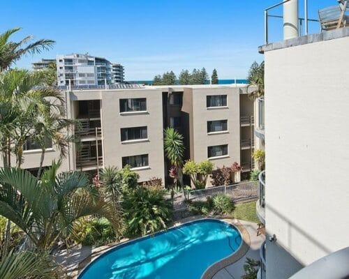 blue-horizon-unit-5-Holiday-Caloundra (3)