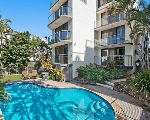 blue-horizon-unit-5-Holiday-Caloundra (6)