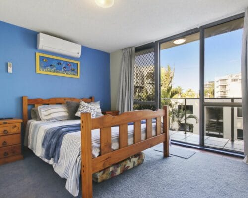 blue-horizon-unit-5-Holiday-Caloundra (7)