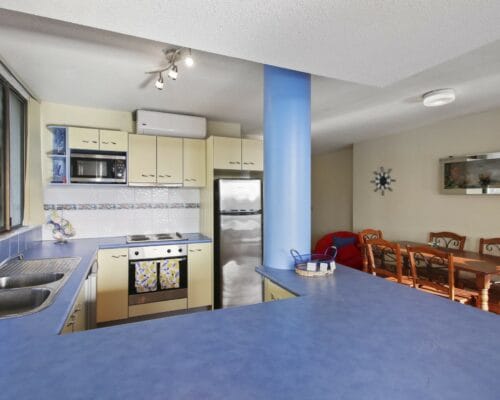 blue-horizon-unit-5-Holiday-Caloundra (9)