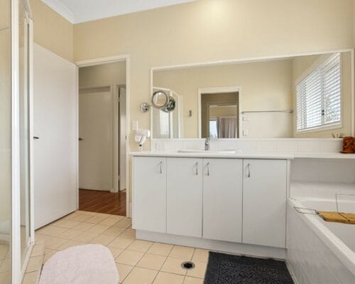 booker-unit-22-Holiday-Caloundra (10)