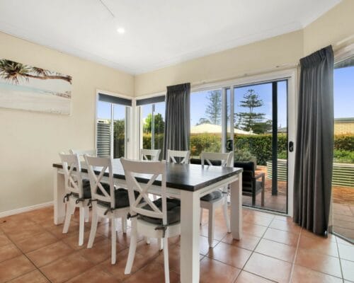 booker-unit-22-Holiday-Caloundra (4)