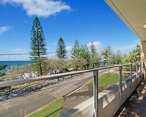 by-the-sea-unit-4-Holiday-Caloundra (10)