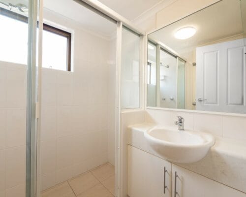 columbia-point-unit-6-Holiday-Caloundra (2)