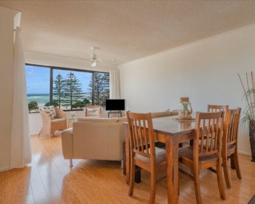 columbia-point-unit-6-Holiday-Caloundra (9)