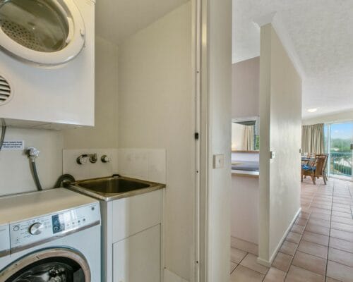 currimundi-lake-the-outlook-unit-8-Holiday-Caloundra (2)