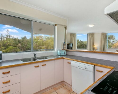 currimundi-lake-the-outlook-unit-8-Holiday-Caloundra (22)