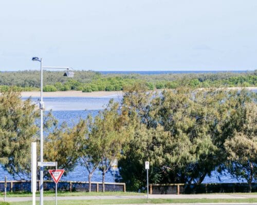 golden-beach-explorer-cove-unit-6-Holiday-Caloundra (9)