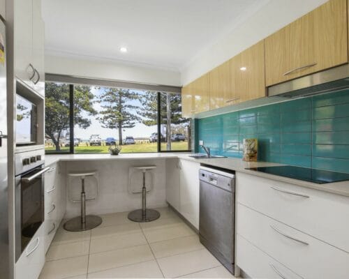 golden-beach-golden-shores-unit-1-Holiday-Caloundra (3)