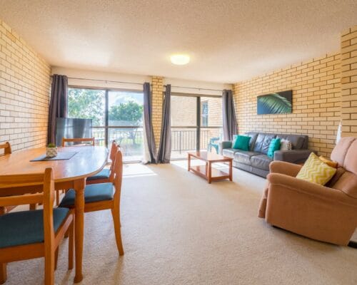 golden-beach-golden-shores-unit-3-Holiday-Caloundra (15)