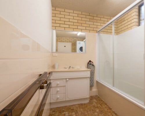 golden-beach-golden-shores-unit-3-Holiday-Caloundra (2)