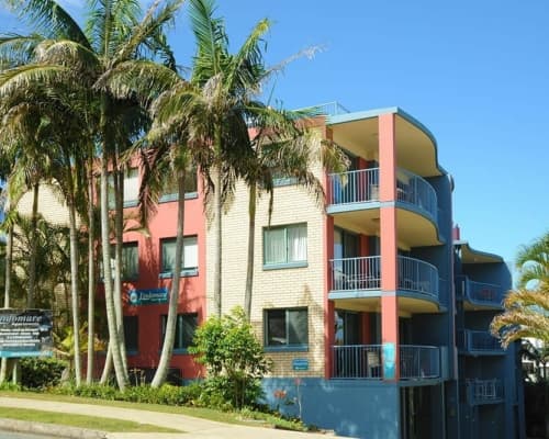kings-beach-caloundra-accommodation-building