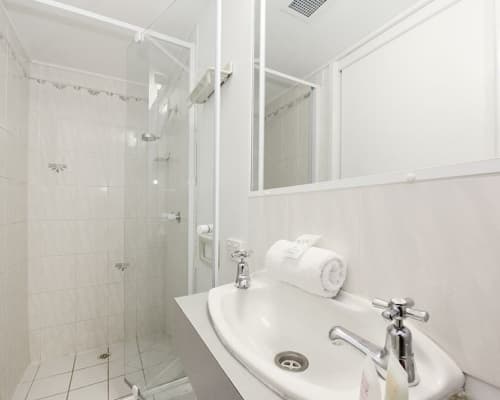 kings-beach-caloundra-accommodation-unit8-8-1