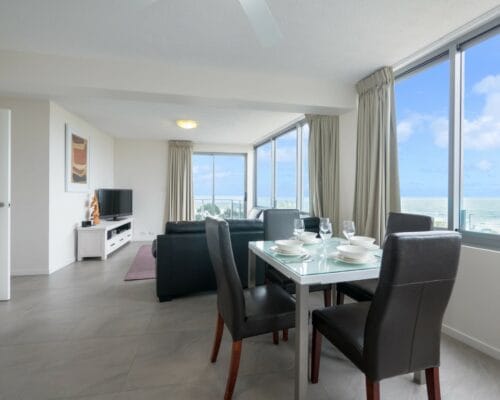 kings-beach-pacific-towers-unit-4-Holiday-Caloundra (12)