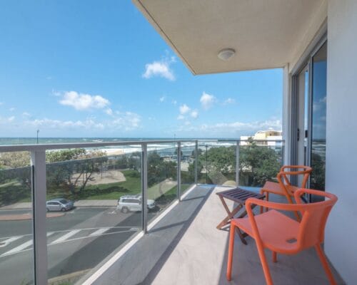 kings-beach-pacific-towers-unit-4-Holiday-Caloundra (6)