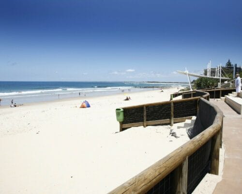 kings-beach-san-clemente-unit-1-Holiday-Caloundra (5)