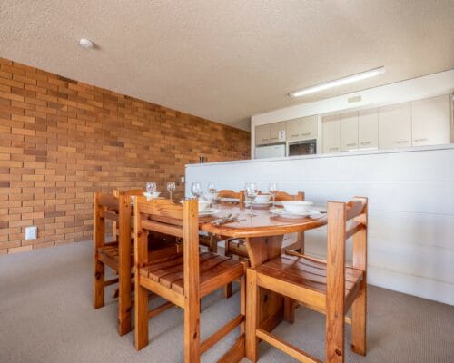 kings-beach-san-clemente-unit-3-Holiday-Caloundra (8)