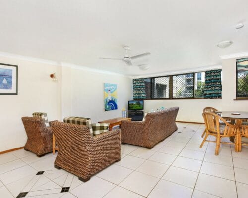 kings-beach-shanana-unit-3-Holiday-Caloundra (11)