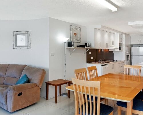 monterey-lodge-unit-10-Holiday-Caloundra (5)