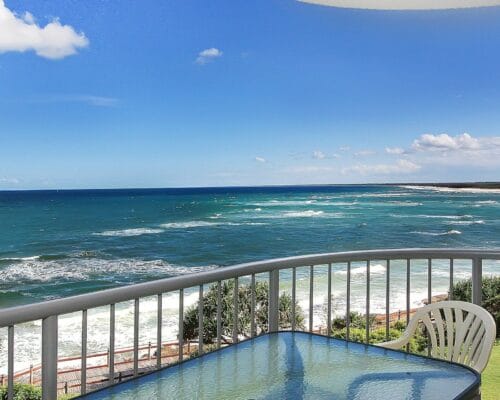 monterey-lodge-unit-10-Holiday-Caloundra (9)