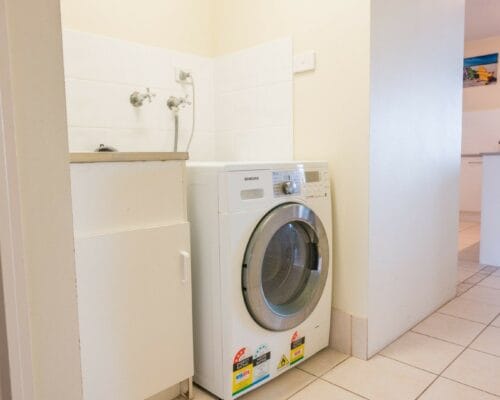 monterey-lodge-unit-16-Holiday-Caloundra (3)