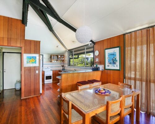 pet-friendly-beach-shack-ngungun-unit-14-Holiday-Caloundra (8)