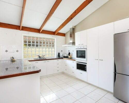 pet-friendly-michael-39-Holiday-Caloundra (5)