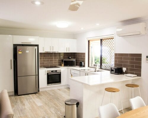 pet-friendly-wellington-parade-1-15a-Holiday-Caloundra (1)