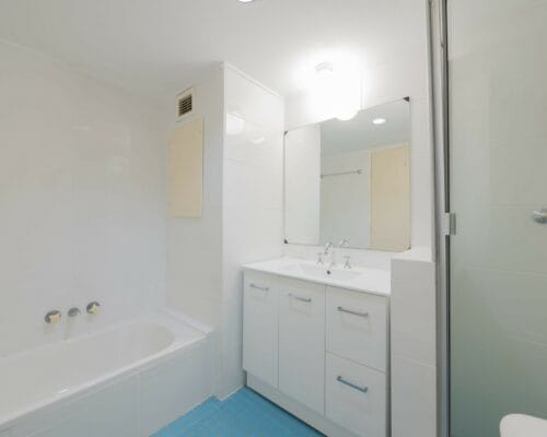 seaspray-unit-4-Holiday-Caloundra (1)