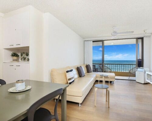 waterfront-edgecliffe-unit-7-Holiday-Caloundra (1)